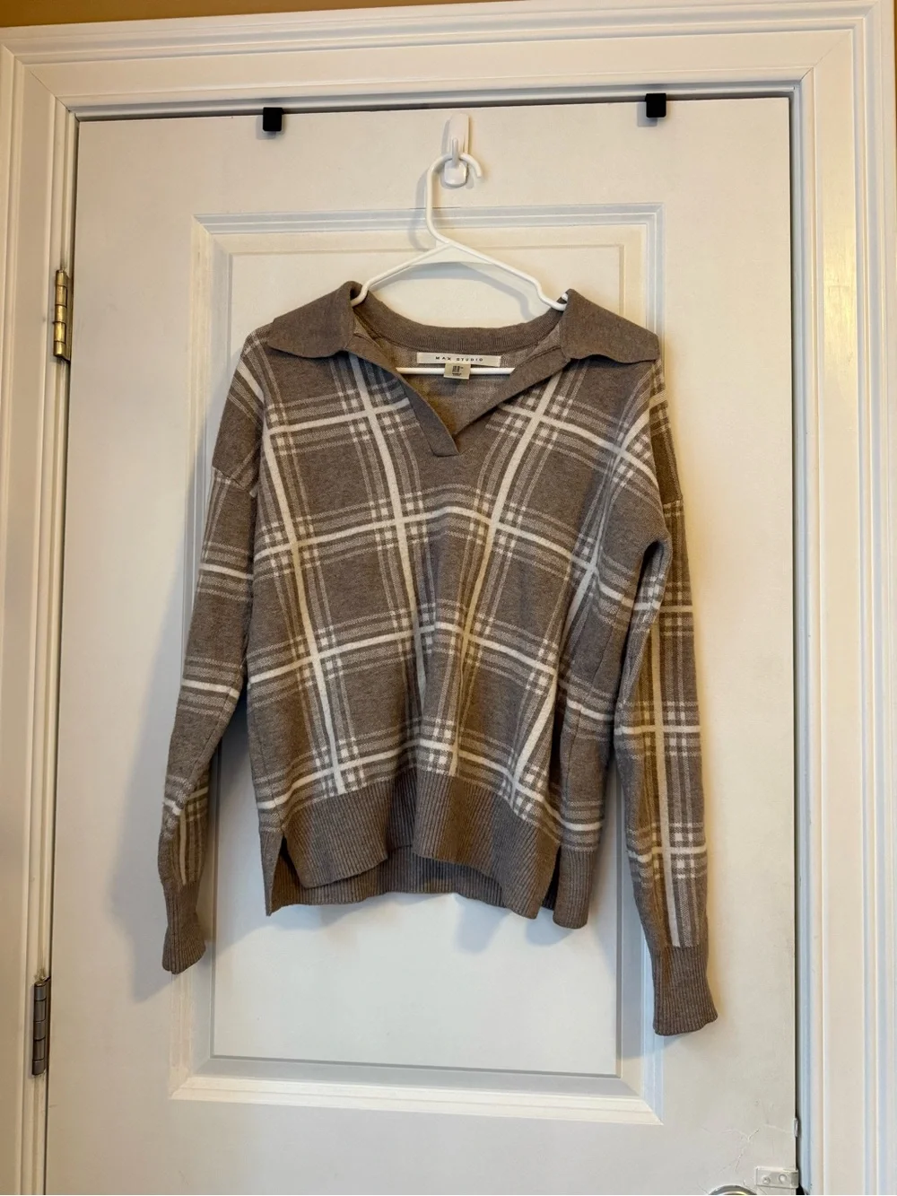 Plaid Collar Knit Sweater - Taupe / Cream - Picture 1 of 3